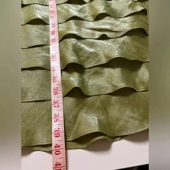 London Times Ruffle Neckline Tier Cocktail Dress Size 10 NWT New Green - Picture 4 of 6